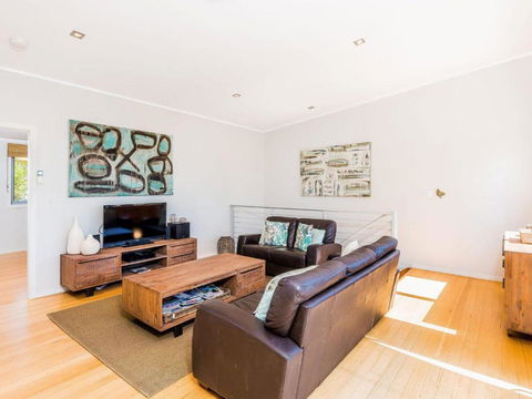 Angourie Blue 7 - Sunshine Coast Guide 2