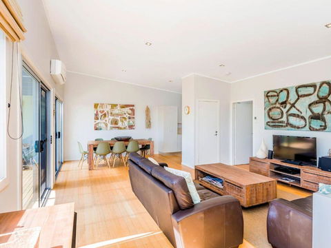 Angourie Blue 7 - Sunshine Coast Guide 0