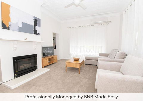 Anson Cottage 1900s CBD Home Private & Practical - Sunshine Coast Guide 0