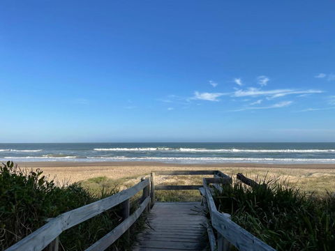 Amani Beach Haus, On The Beach - Sunshine Coast Guide 3