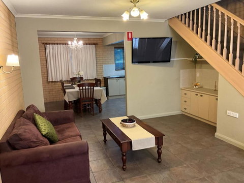 Albury Georgian Motel & Suites - Sunshine Coast Guide 4