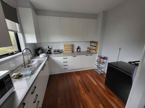 Alogara House, Modern, 6 Bedrooms With Hot Tub And Views - Sunshine Coast Guide 4