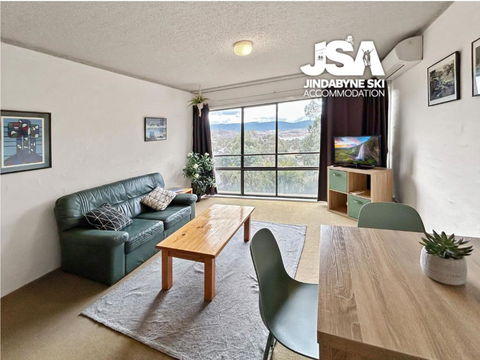Alpine Mountain View Kirwan 10 - Sunshine Coast Guide 0