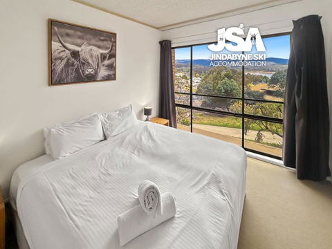 Alpine Mountain View Kirwan 10 - Sunshine Coast Guide 3
