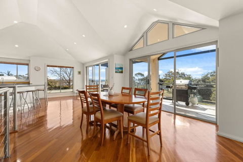 Anatoli By Experience Jervis Bay - Sunshine Coast Guide 2