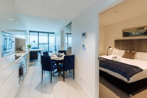 AirTrip Apartment On Margaret Street In CBD - Sunshine Coast Guide 2