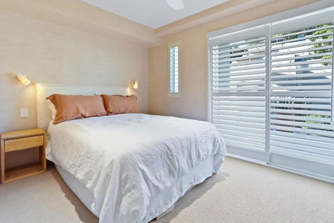 Apartment 17 - Sunshine Coast Guide 2