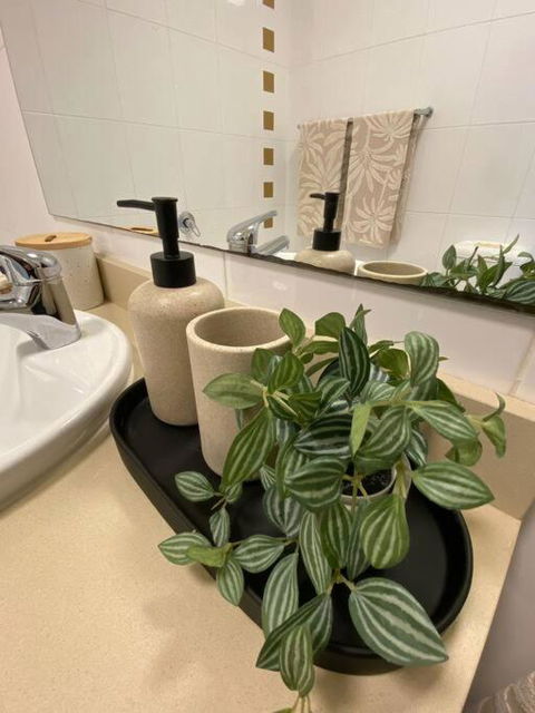 Apartment In Chiswick With Pool, Sauna & Gym - Sunshine Coast Guide 1