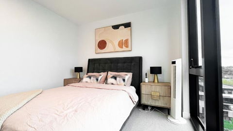 Apartment Next To Public Station, BoxHill Central, 2 Bedrooms, Free Parking And Wifi - Sunshine Coast Guide 2