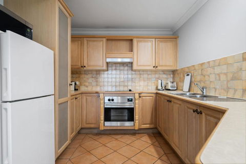 Apartment On William In CBD - 2 Bed 2 Bath Wi-Fi - Sunshine Coast Guide 1