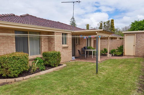 API Busselton Seaside Escape Apartments - Sunshine Coast Guide 2