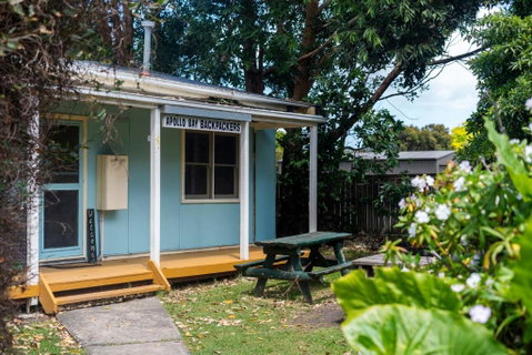 Apollo Bay Backpackers - Sunshine Coast Guide 0