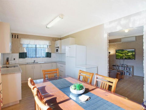 Apollo Unit 12 Ground Floor - Sunshine Coast Guide 3