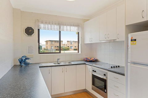 Apollo Unit 17 Ground Floor - Sunshine Coast Guide 3