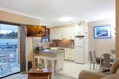 Apollo Unit 7 1st Floor - Sunshine Coast Guide 2
