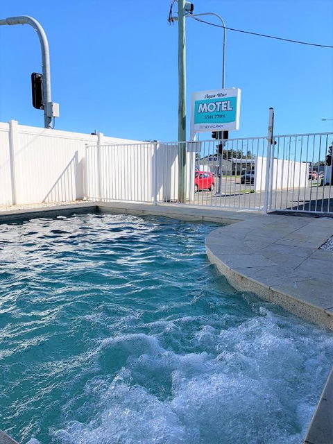 Aqua Blue Motel - Sunshine Coast Guide 0