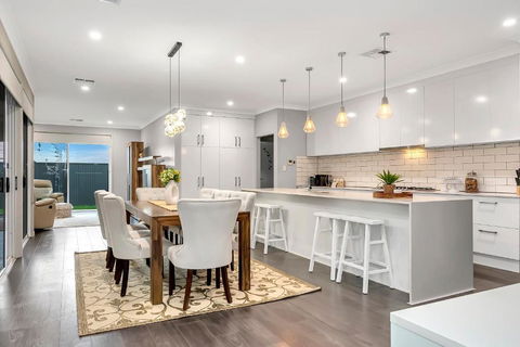 Aqua Place - Family Comfort Meets Coastal Charm - Sunshine Coast Guide 0