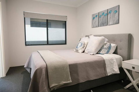 Aqua Vista - Sunshine Coast Guide 2