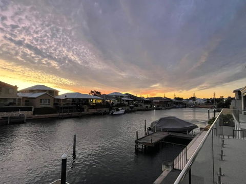 Aqua Vista - Sunshine Coast Guide 1