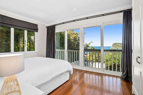 Aqua Whale Beach By TCC - Sunshine Coast Guide 2