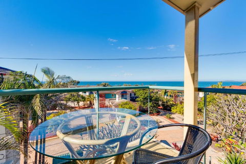 Aqualuna Beach Resort - Sunshine Coast Guide 3