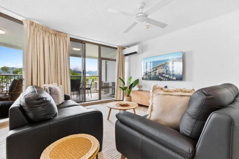 Aquarius Esplanade Retreat - Sunshine Coast Guide 4