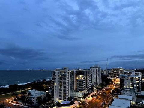 Aquavista Penthouse - Stunning 180 Views - Sunshine Coast Guide 2