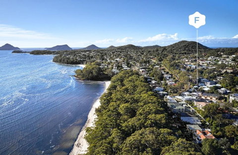 Arabella - 2 Bedroom Holiday House Nelson Bay - Sunshine Coast Guide 0