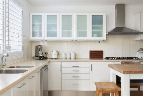 Arabella - 2 Bedroom Holiday House Nelson Bay - Sunshine Coast Guide 4