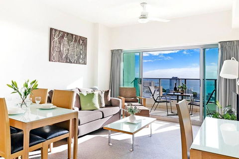 Arafura Suites - Dual-Studio Resort-style Getaway - Sunshine Coast Guide 0
