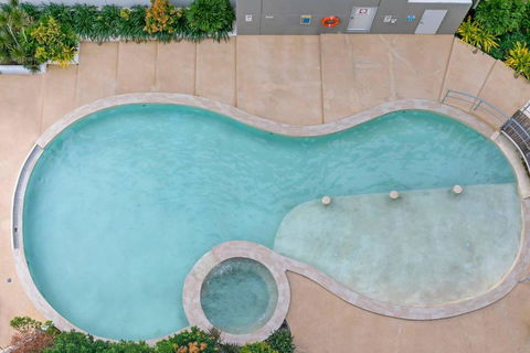 Arafura Suites - Dual-Studio Resort-style Getaway - Sunshine Coast Guide 1