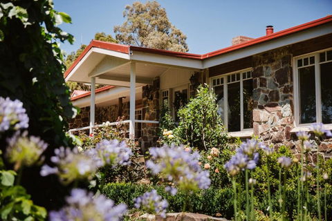 Araluen Boutique Accommodation - Sunshine Coast Guide 0