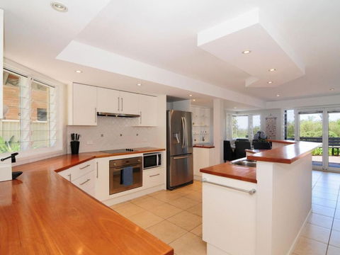 Arcadia By Jervis Bay Rentals - Sunshine Coast Guide 2
