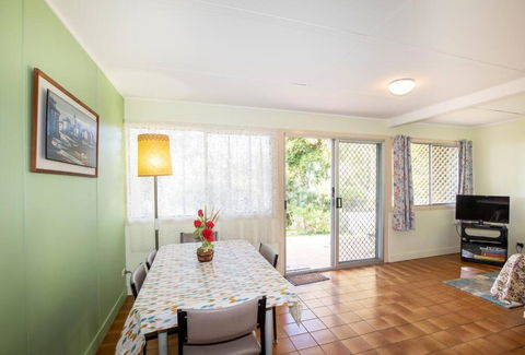 ARCADIA -Straddie Original 3 Bedroom House With Ocean Views - Sunshine Coast Guide 1