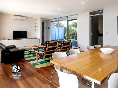 Architect Designed House Nestled In The Dunes - Sunshine Coast Guide 2