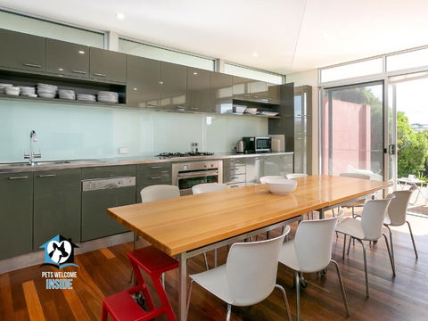 Architect Designed House Nestled In The Dunes - Sunshine Coast Guide 3