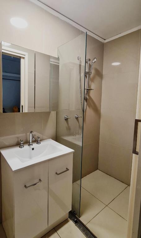 Architectural Comfy 2B&2B Home With A Garden View Close To A Lake And Yarralumla Shopping Centre - Sunshine Coast Guide 2