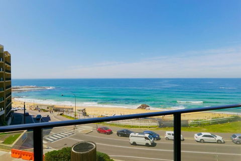 Arena Newcastle Beach - Sunshine Coast Guide 2
