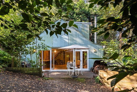 Arnica Views Summit Retreat - Sunshine Coast Guide 1