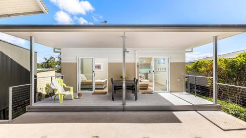 Art House Shoal Bay - Sunshine Coast Guide 2