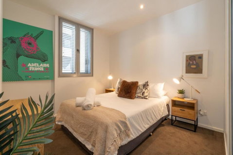 Artful Escape On York - 2x Carpark, Wifi, East End - Sunshine Coast Guide 1