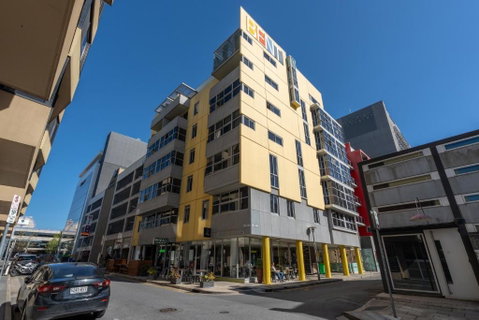 Artful Escape On York - 2x Carpark, Wifi, East End - Sunshine Coast Guide 4