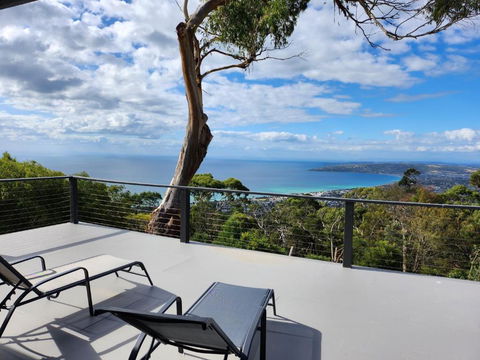 Arthurs Holiday Villa - Sunshine Coast Guide 0
