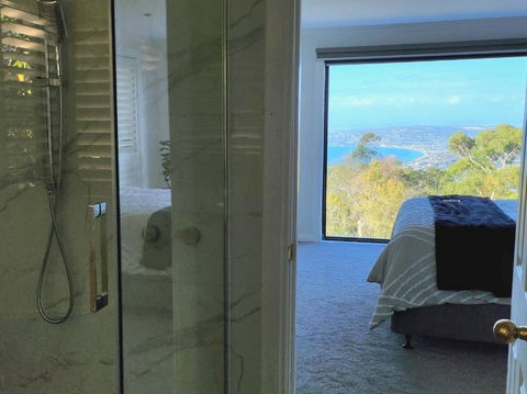 Arthurs Holiday Villa - Sunshine Coast Guide 2