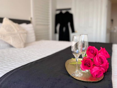 Arthurs Holiday Villa - Sunshine Coast Guide 3