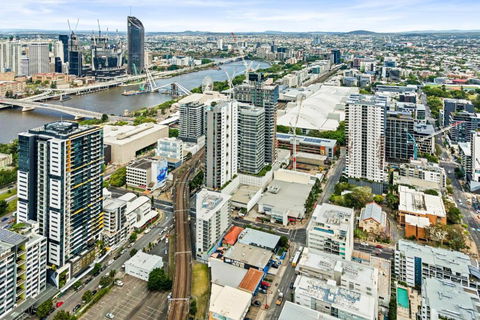 Artisan Apartments South Brisbane - Sunshine Coast Guide 1