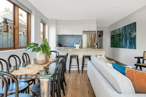 Artscape - Luxurious Bondi Beach Family Villa! - Sunshine Coast Guide 4