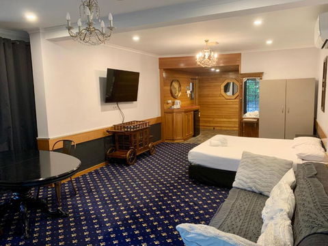 Ascot Motor Inn - Sunshine Coast Guide 1
