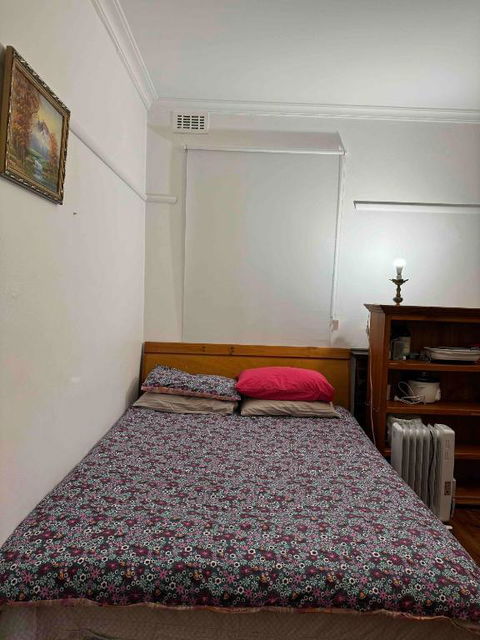 Ashburton Big Room With Shared Bathroom 1 - Sunshine Coast Guide 0