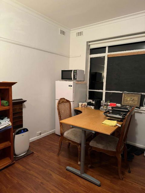 Ashburton Big Room With Shared Bathroom 1 - Sunshine Coast Guide 3